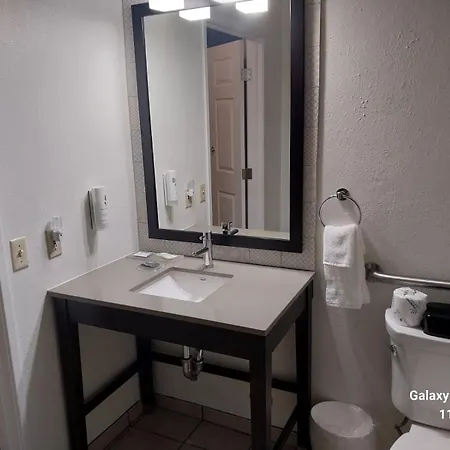 Country Inn & Suites By Radisson, Platteville, Wi-3