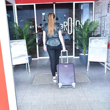 Ibis Sofia Airport Hotel-2