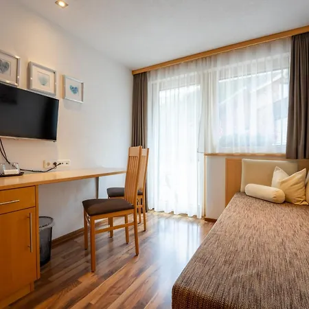 Hotel Garni Krumbach-3