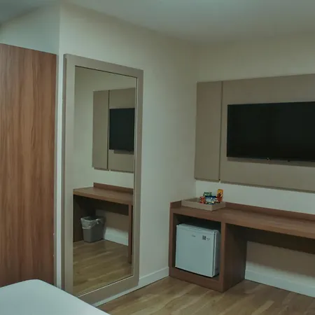 Lefel Hotel-2