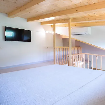 Zisis Suites-3