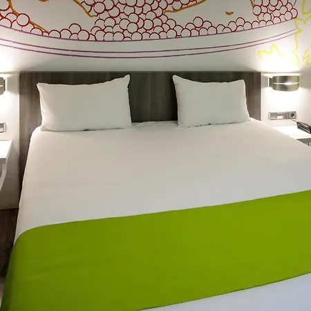 Ibis Styles Madrid Prado-2
