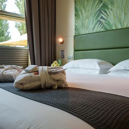 Best Western Hotel Green City-3
