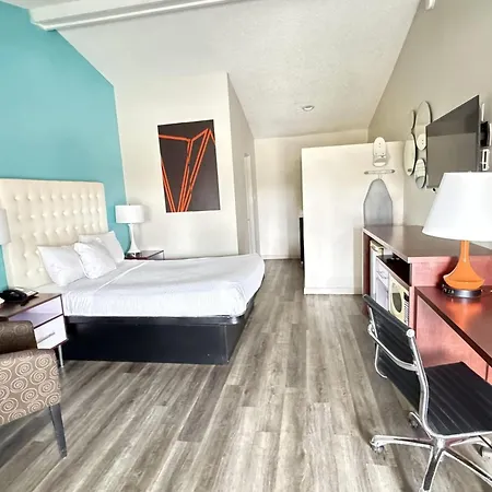 Howard Johnson By Wyndham Phoenix Airport/Downtown Area-3