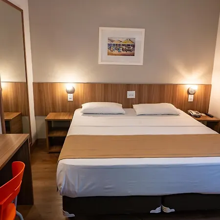 Hotel Continental Business - 200 metros do Complexo Hospitalar Santa Casa-3