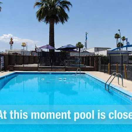 Desert Hills Motel-2