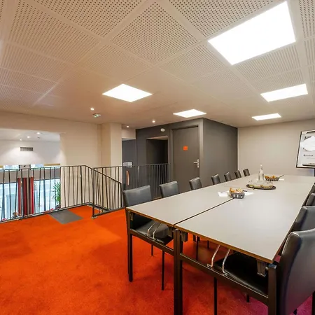 Aparthotel Adagio Lyon Patio Confluence-3
