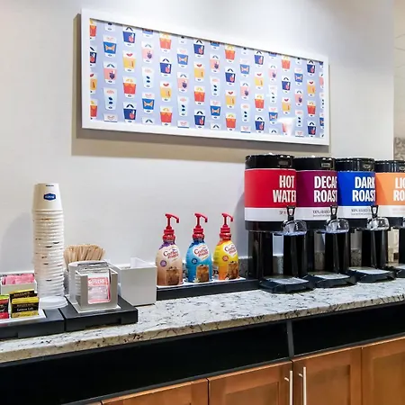 Hampton Inn Uvalde-3