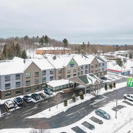 Holiday Inn Express & Suites Marquette By Ihg-3