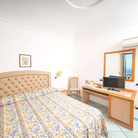 La Capannina - Hotel & Apartments-3