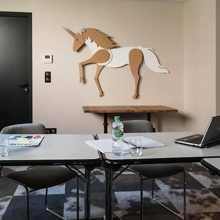 ibis Styles Laval Centre Gare-2