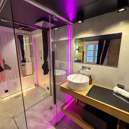 The Black Boutique -- Turistea Suites-2