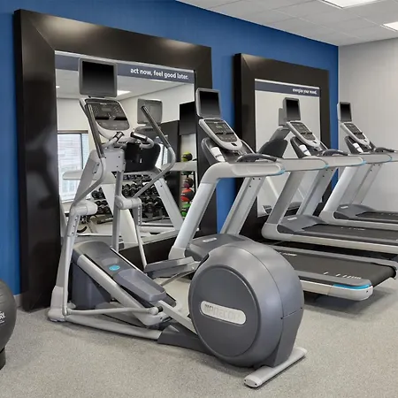 Hampton Inn & Suites Detroit/Troy-3