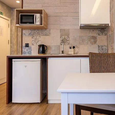 Lounge Inn Guest House-2