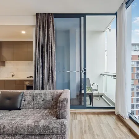 Meriton Suites Mascot Central-3