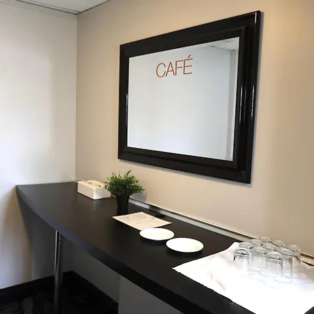 Travelodge By Wyndham Quebec City Hotel & Convention Centre-3