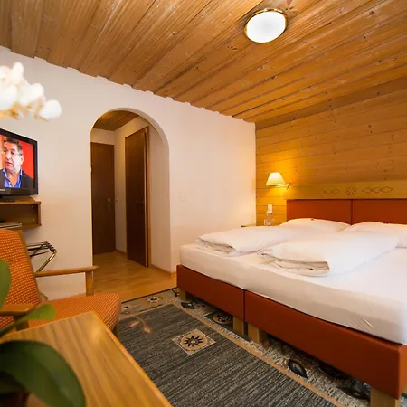 Hotel Cresta-3