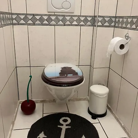 Gästehaus Tante Tienchen 7 Minuten zu Fuss zum Europa Park , plus kostenloses Parkplatzticket Rulantica ,alle unsere Suiten haben einen Balkon-2