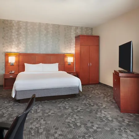 Courtyard By Marriott Ottawa East-3