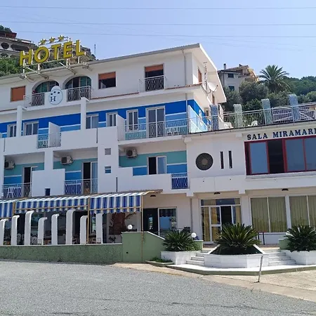 Hotel La Carruba-3