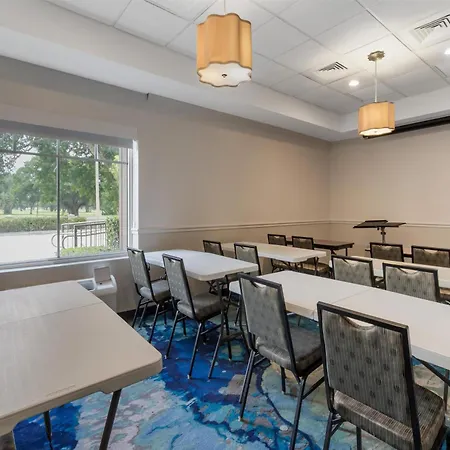 Best Western Plus Miami Airport North Hotel & Suites-3