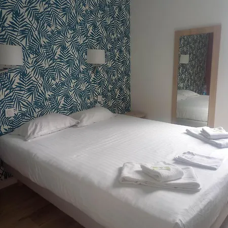Hotel De La Mer-2