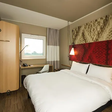 Ibis Cambrai-2