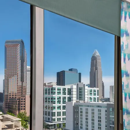 Hilton Garden Inn Charlotte Uptown-3