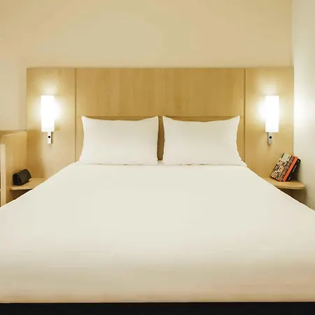 ibis Versailles Château-3