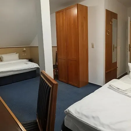 Hotel am Bayrischen Platz-3