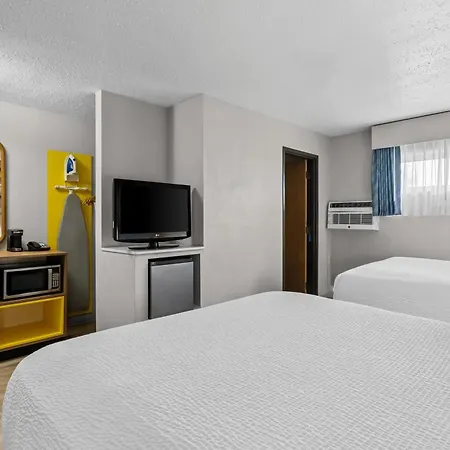 Days Inn By Wyndham Alpena-2