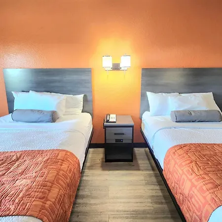 Howard Johnson By Wyndham Galveston-2