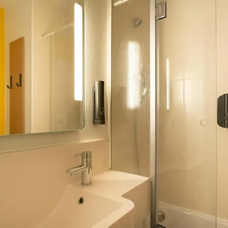 B&B HOTEL Vannes Est Golfe du Morbihan-2