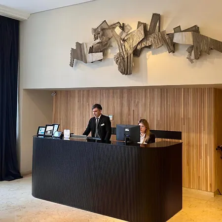 Carles Hotel-2