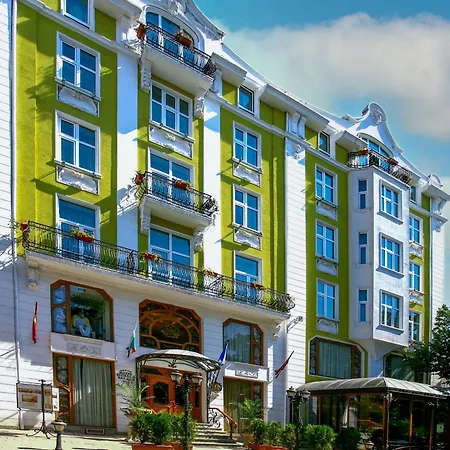 Grand Hotel London-2
