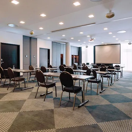 MÖVENPICK Hotel Stuttgart Airport-3
