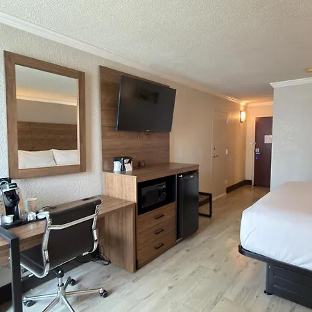 Wyndham Garden Summerville-2
