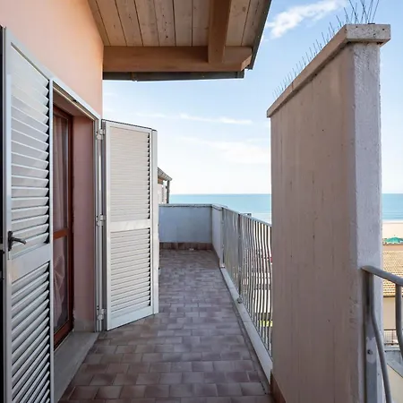 Lola Piccolo Hotel-3