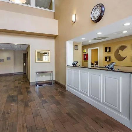 Comfort Suites At The University-2