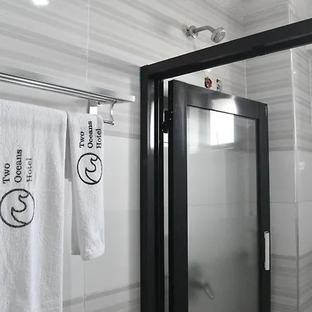 Two Oceans Hotel Voi-3