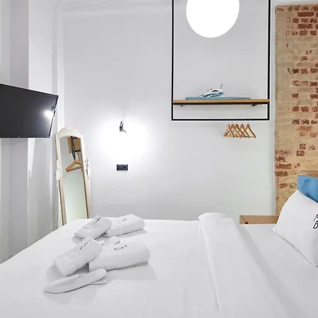 The Maroon Bottle Hotel-2
