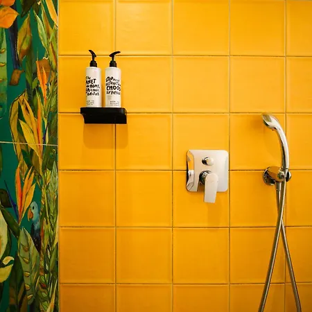 The Maroon Bottle Hotel-3