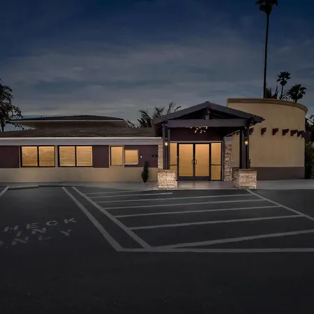 Quality Inn & Suites Santa Maria-3