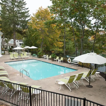 The Lodge On The Cove-3