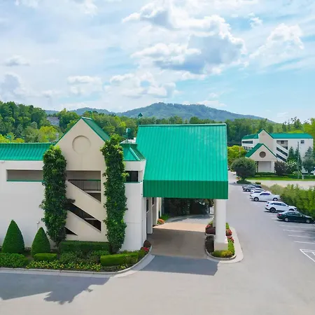 Quality Inn Near The Island Pigeon Forge-3