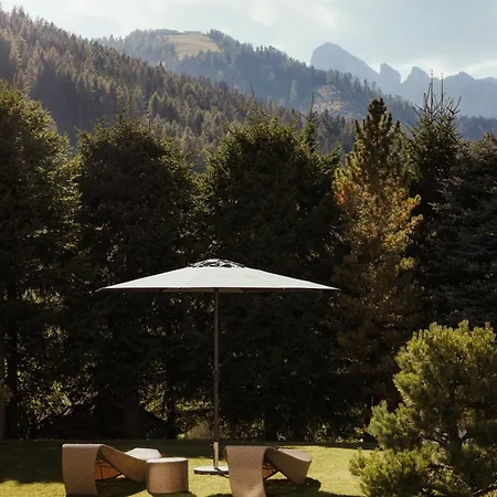Villa Flora Mountain Lodges-3