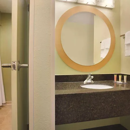 Park Inn By Radisson Albany-2