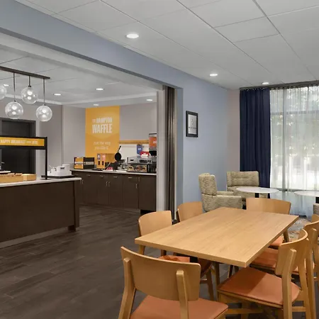 Hampton Inn Kernersville-2