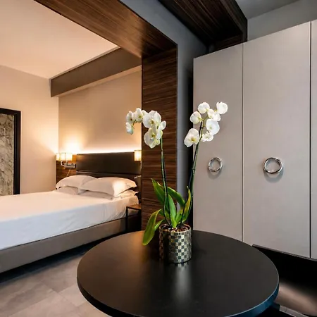 Waldorf Suite Hotel-2