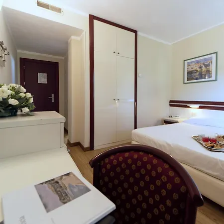 Hotel Fabricia-2